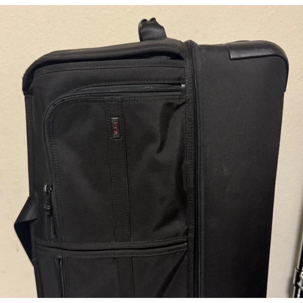 Tumi Alpha 2 Large 2 Wheeled Rolling Split Duffel Bag 22043D2 Suitcase Luggage
